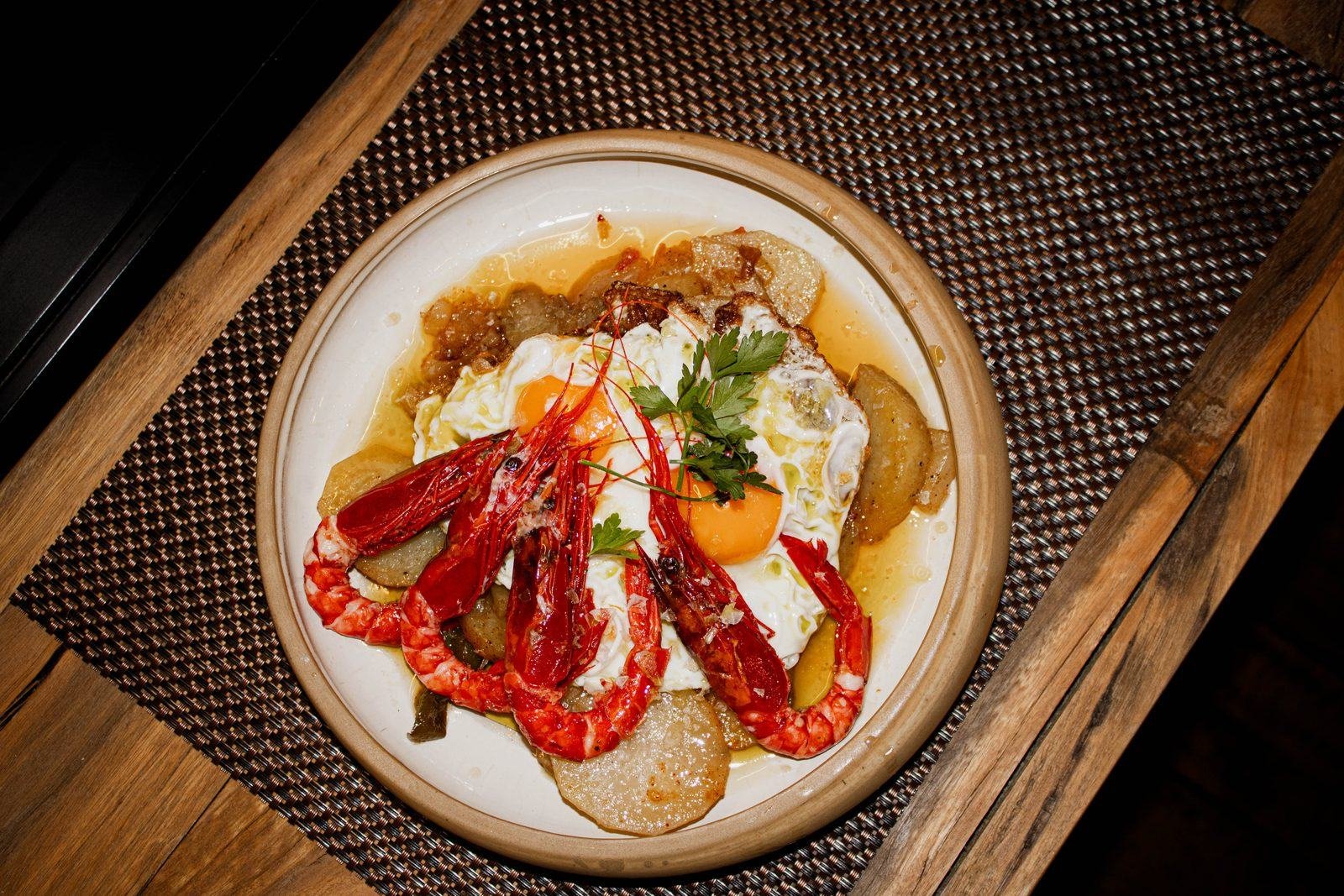 Huevos rotos con carabineros